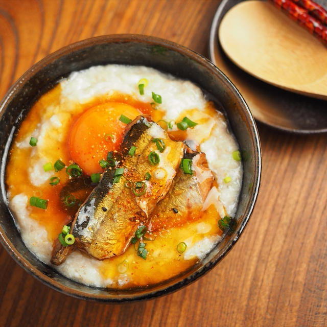 サンマ缶詰と卵のオートミール粥　、　オートミールの美味しい食べ方