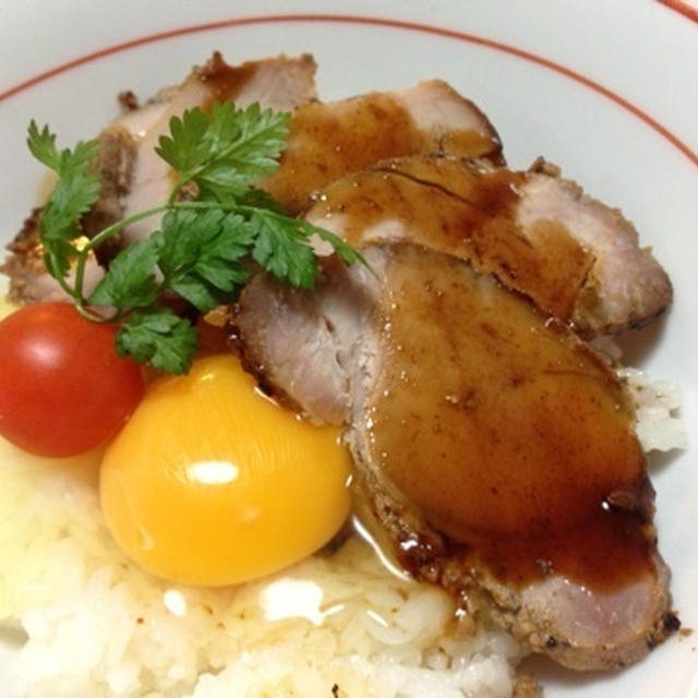 お正月のB級おうちカフェグルメ！ローストポークの卵かけごはん丼