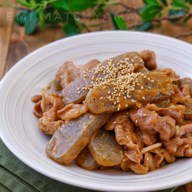 ＊豚肉とこんにゃくの甘辛オイマヨ炒め＊こんにゃく入りでボリューム満...