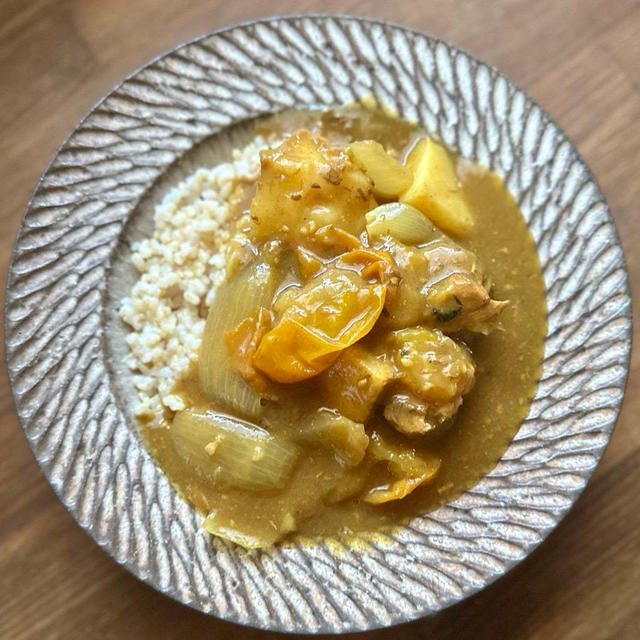 はじめましてのフルーツとサバトマカレー。