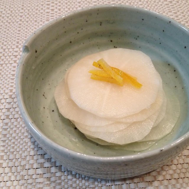 冬の箸休め「白だしで作る 柚子大根」。