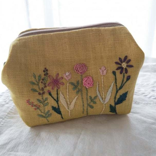 【刺繍】キャラメル包みのポーチ
