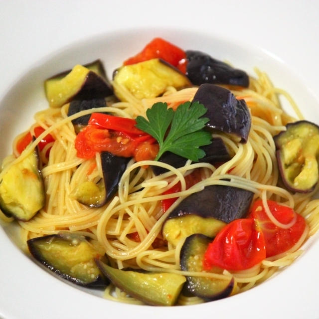「食べ合わせ」で美味しく健康的に！トマトとナスのカッペリーニのレシピ