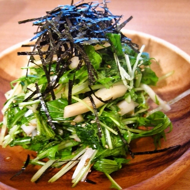 シャキシャキ生野菜たっぷり！水菜と大根の梅サラダ