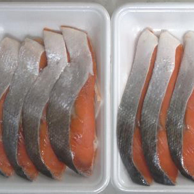 鮭とば燻製のつくる方。塩鮭を使った冷燻製です。