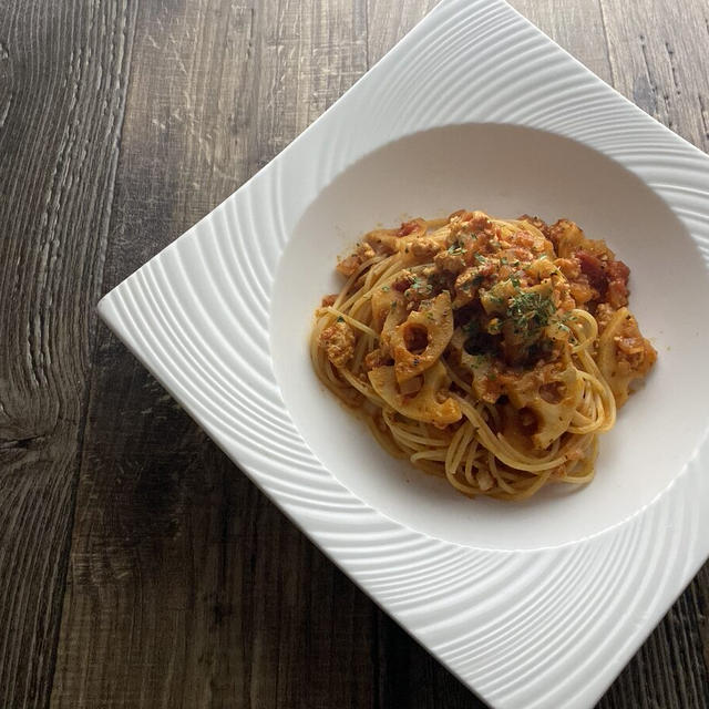 れんこんと鶏むね肉のトマトパスタ