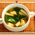 ニラと豆腐の中華スープ。