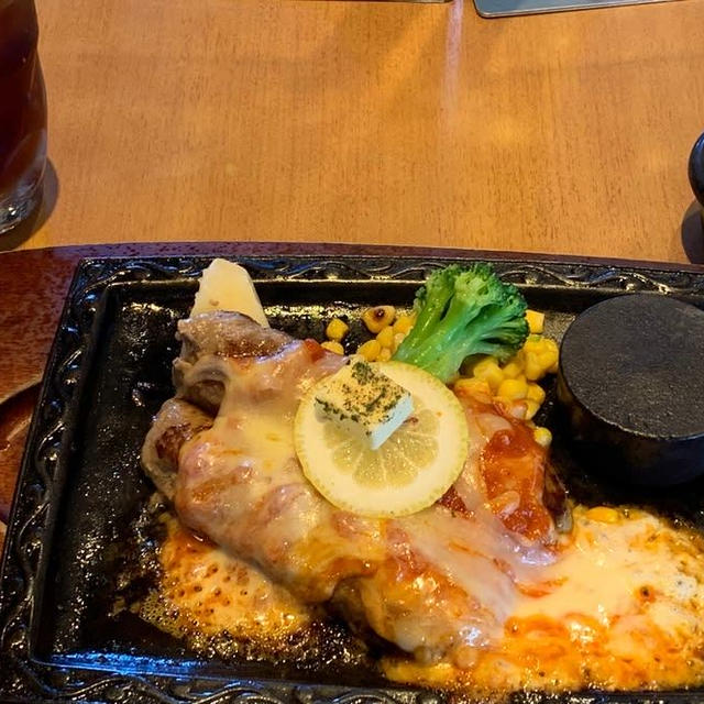 さる〜んのカミナリハンバーグとアルプスハンバーグ美味しかったです。