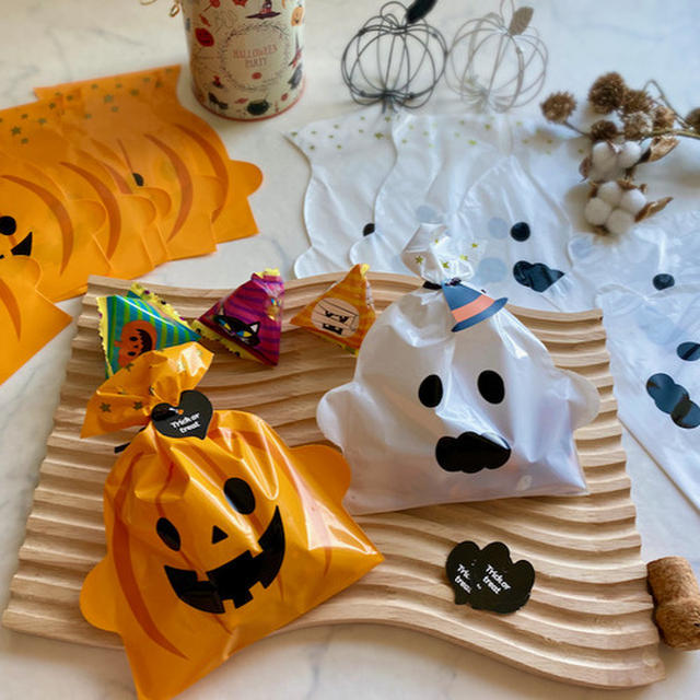 パッと目についたハロウィンおばけちゃんとジャックオーランタンのフェイスバック