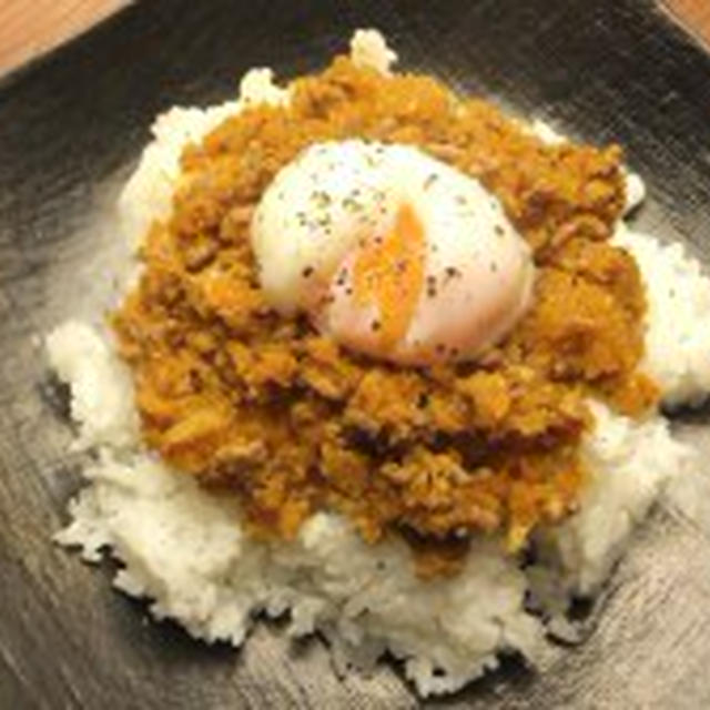 【レシピ】野菜の甘みで頂く簡単人参そぼろ丼