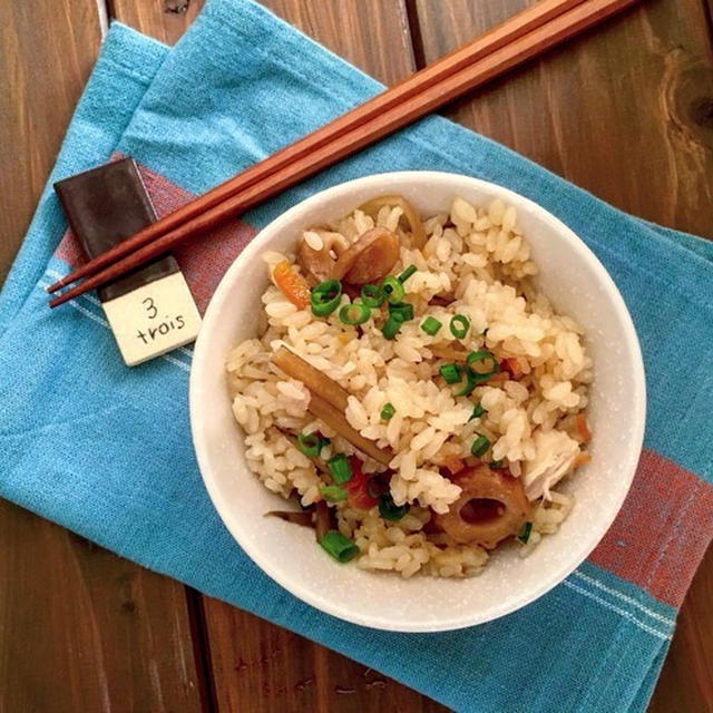 撮影 前半戦 終了 。最近お気に入りの第３のお鍋で金平と鶏肉の炊き込みご飯♪