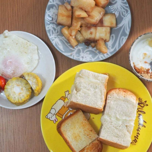 塩尻「パパンガ」の牛乳パンでケチ子家豪華な朝食