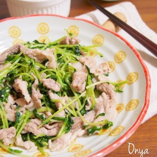 【フライパンで10分！！万人ウケ〜〜！シャキシャキ豆苗と豚コマの甘味噌炒め！！簡単時短節約〜】