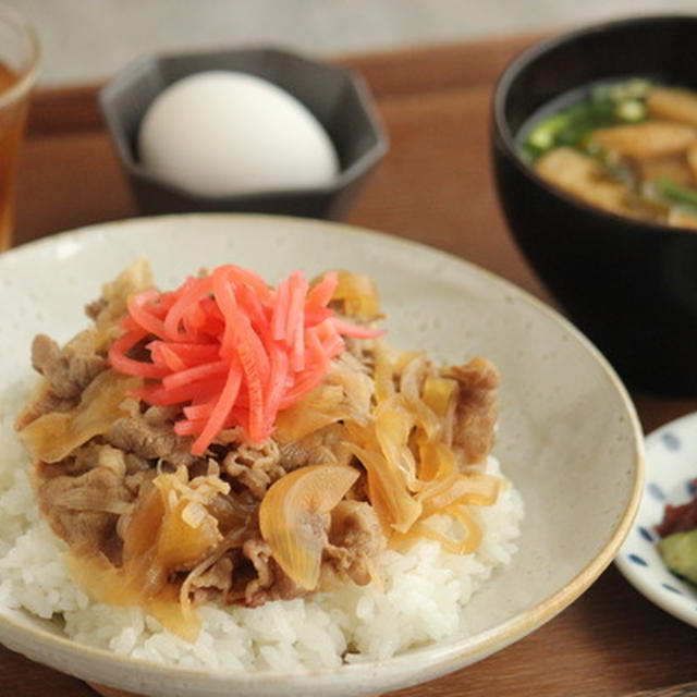 【副菜レシピ】叩ききゅうりの梅おかか和えと牛丼献立