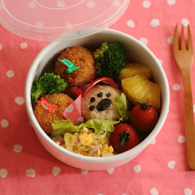 肉球にぎりのお弁当