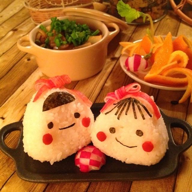 煮込みうどんと顔むすび