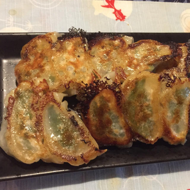 春節は餃子包んで焼きました