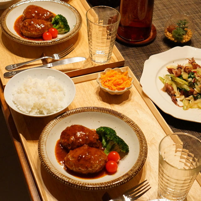 ほたるいかとセロリのペペロンとハンバーグな夕食＆パパが居ない日はこんなもんです（笑）