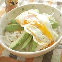 アボガドガドガド丼♪