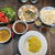新宿中村屋カリービーフルンダン・チキンクルマ・鯛カレーソテー・パクチー空豆トマトサラダ・辣韮福神