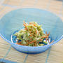 レシピ---キャベツとにんじんのコールスローサラダ/山下達巳氏の青いガラス鉢