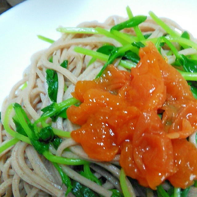 食欲そそる☆梅豆苗の冷たいお蕎麦