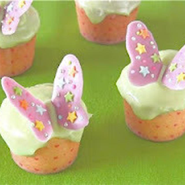 ちょうちょのデコレーションカップケーキ 動画レシピ By オチケロンさん レシピブログ 料理ブログのレシピ満載
