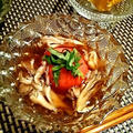 トマトと舞茸のひんやり煮びたし、つぶ貝とモロヘイヤ、根こんぶのすり流しと日本酒を