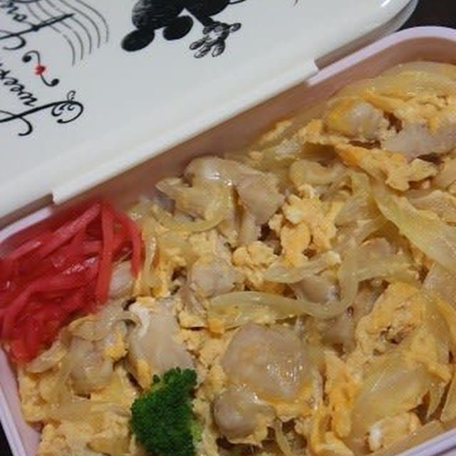 7月11日　　親子丼弁当