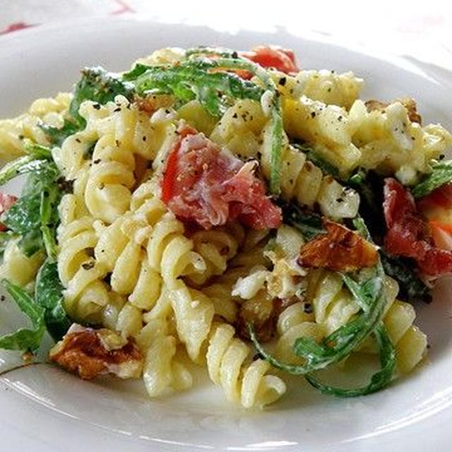 美味しいパスタサラダと鱈のバルサミコハニーソース