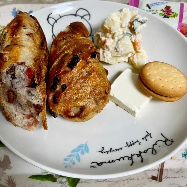 ベーカリーロボ 温もりを感じるおいしいパン