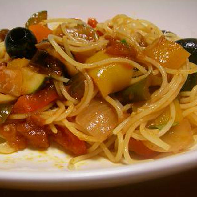 冷たいパスタ　ラタトゥイユで！