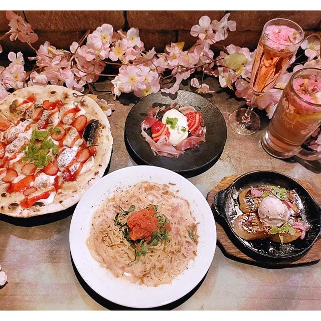 窯焼きピッツァ500円のイタリアンバル「CONA（コナ）」桜満開の春メニュー登場♪