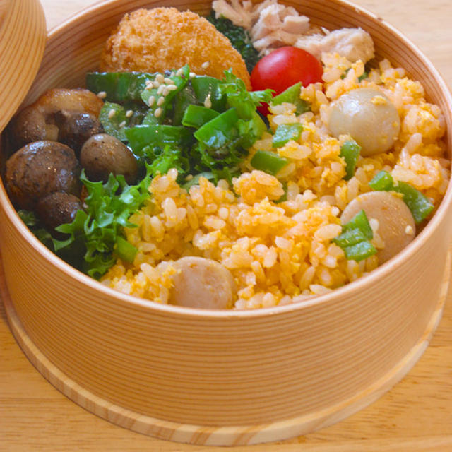 【　丸いお弁当箱どう包む？な夫のお弁当　】