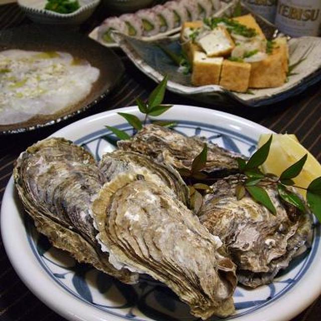 殻つき牡蠣の蒸し焼きとアツアツの厚揚げ?♪