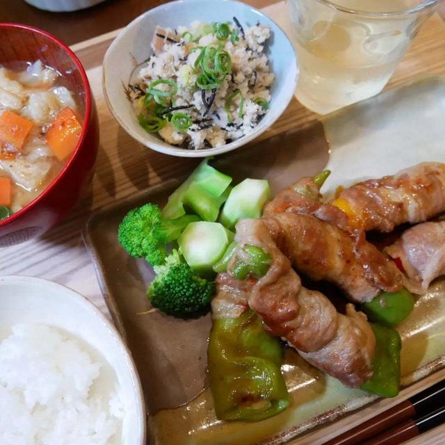 万願寺唐辛子とパプリカの肉巻き、今日の晩ごはん