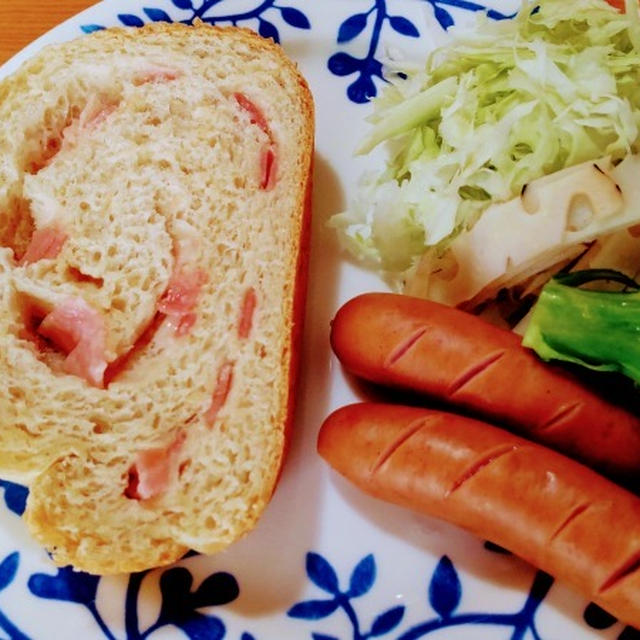 オートミールとベーコンのうずまき食パン