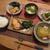 ブリの照焼とロールキャベツの晩ご飯　と　ヒュウガミズキの花♪