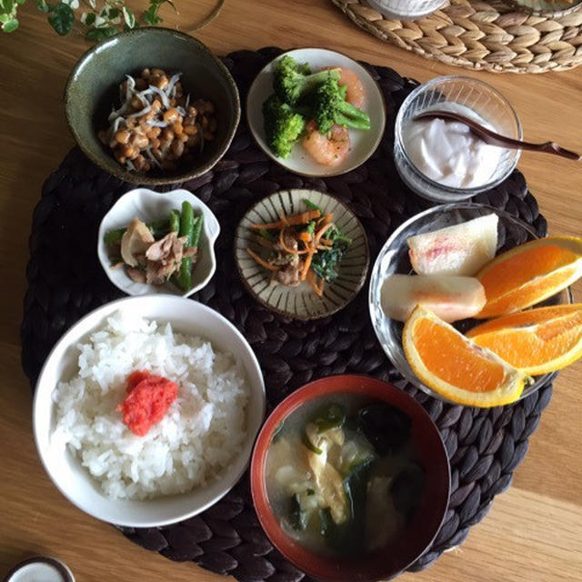 作り置きだらけの朝ごはん♪…レンジさまさまです♡