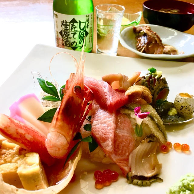 日本全国旅して海鮮丼食べてきましたが、、、ぶっちぎりでお勧めです、若草寿司さんの若草丼