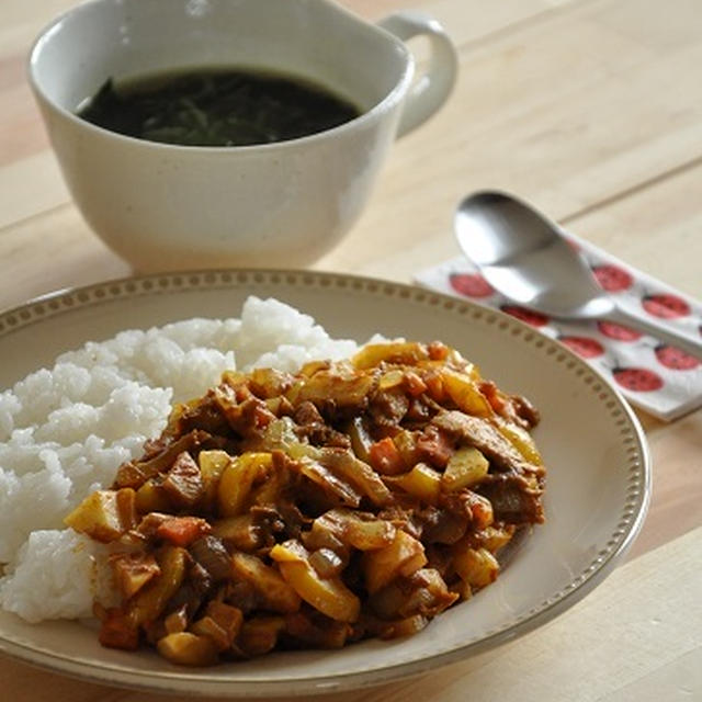 【週末のラクチンごはん】お手軽なのにハマる味☆野菜たっぷりツナカレー献立