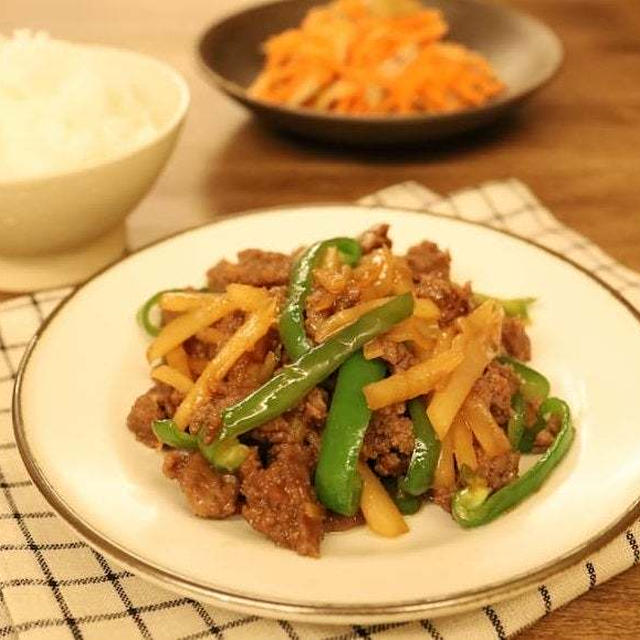 甘辛味がご飯にピッタリ♪「合い挽きとピーマンの甘辛炒め」献立