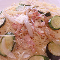 畑のズッキーニ・タマネギ・ニンニクでさっぱりパスタ♪〈モニター〉