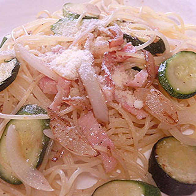 畑のズッキーニ・タマネギ・ニンニクでさっぱりパスタ♪〈モニター〉