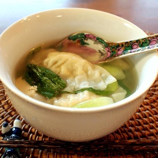 大葉風味の水餃子とチンゲン菜のスープ。