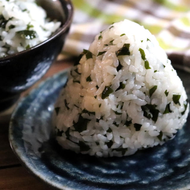 簡単給食の味 みんな大好きワカメご飯