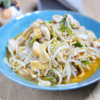 鶏ともやしのピリ辛炒め
