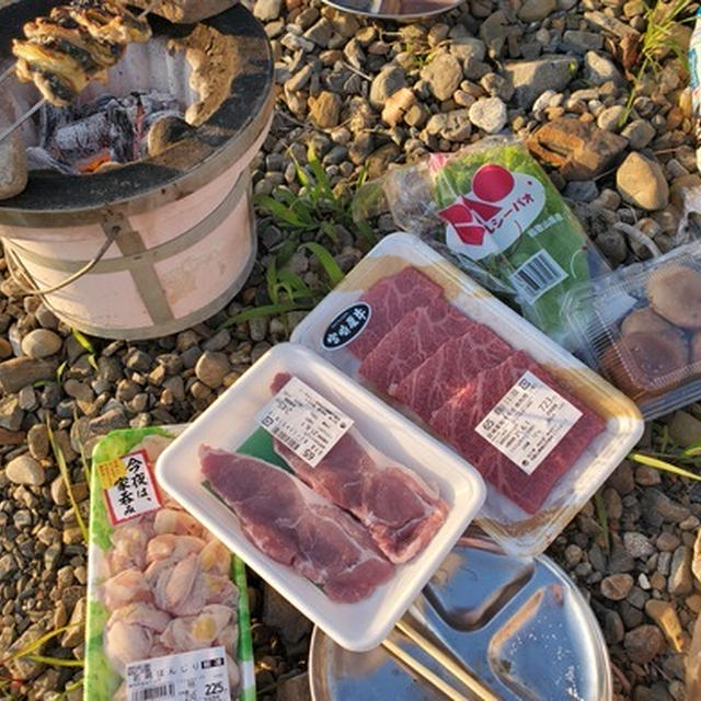 今日は夕涼みがてらに河原で焼肉♪
