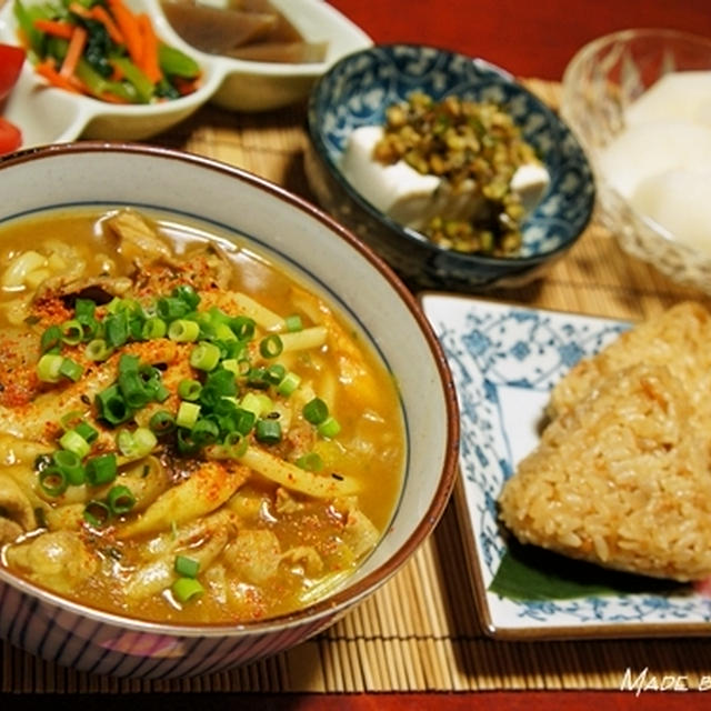 カレーうどんとかしわおにぎり