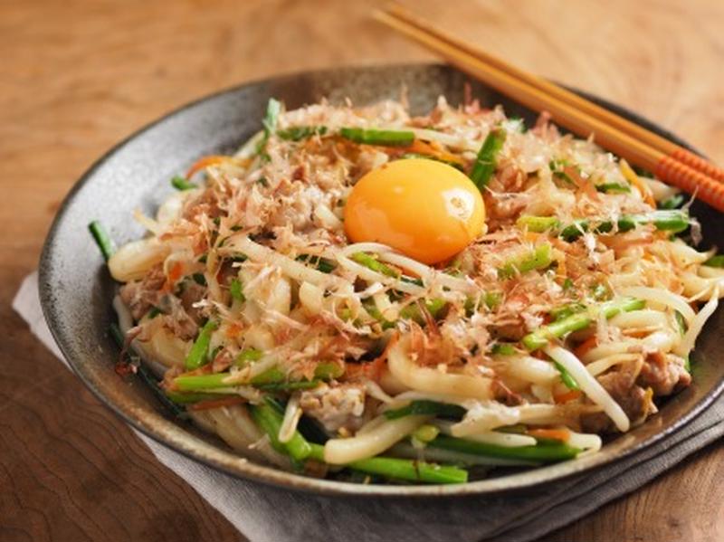 にらもやし焼きうどん